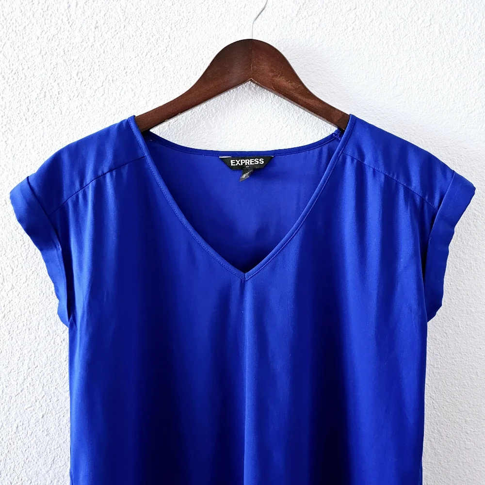 Express cobalt blue top size S petite V neckline cap sleeve - Picture 2 of 6